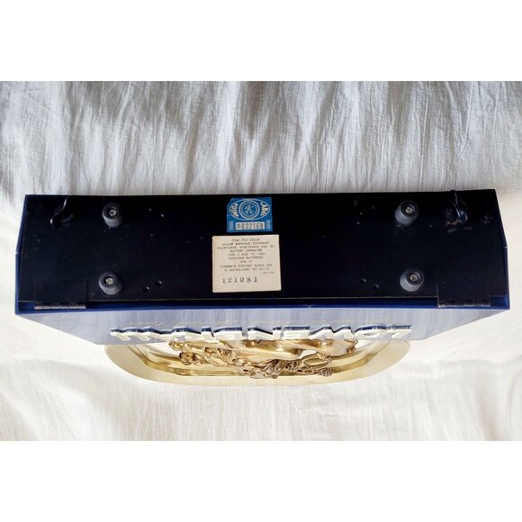 Vintage Lowenbrau 3D lighted Beer Sign WORKS GREAT READ!! Minor Cosmetic Issues - Picture 6 of 11